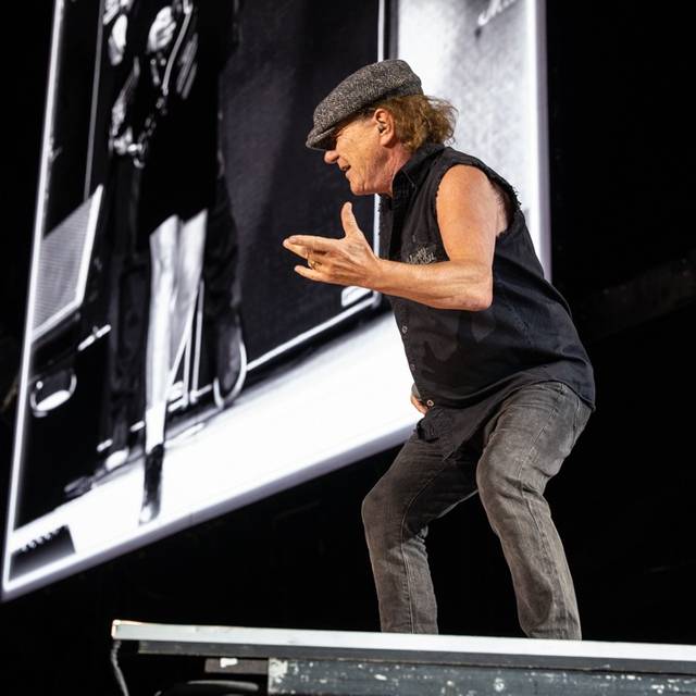 AC/DC Live in Düsseldorf 08.07.2025 Merkur Spielarena Brian Johnson auf der Bühne