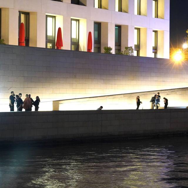 Verletzte bei Gruppen-Schlägerei am Humboldt-Forum