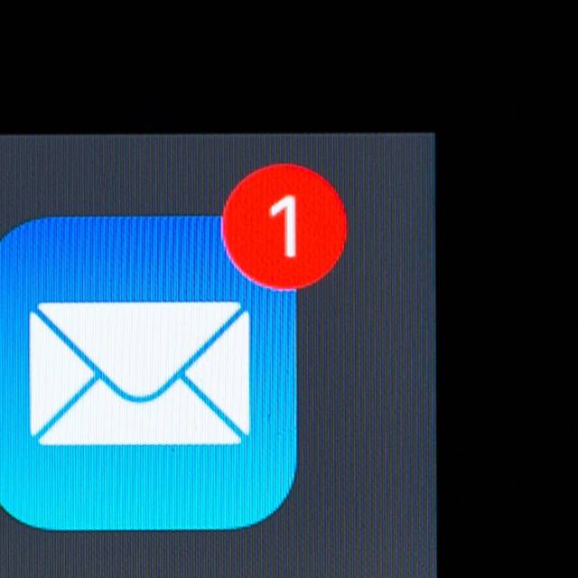 App für E-Mails ist auf einem Display zu sehen