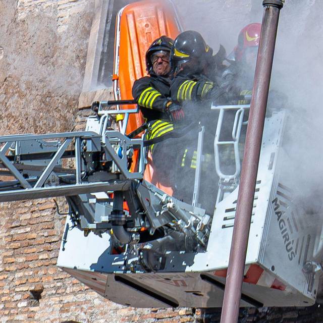 Mittelalterlicher Turm in Rom stürzt ein