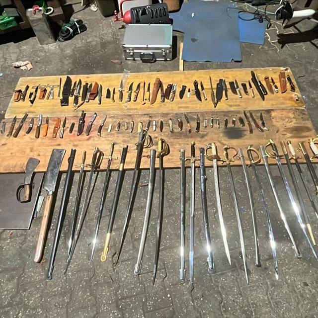 Schwerter und Degen gefunden in Solingen