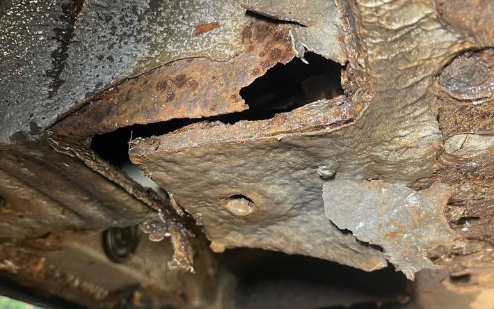 Verkehrsunsicherer VW Sharan bei Prüfung