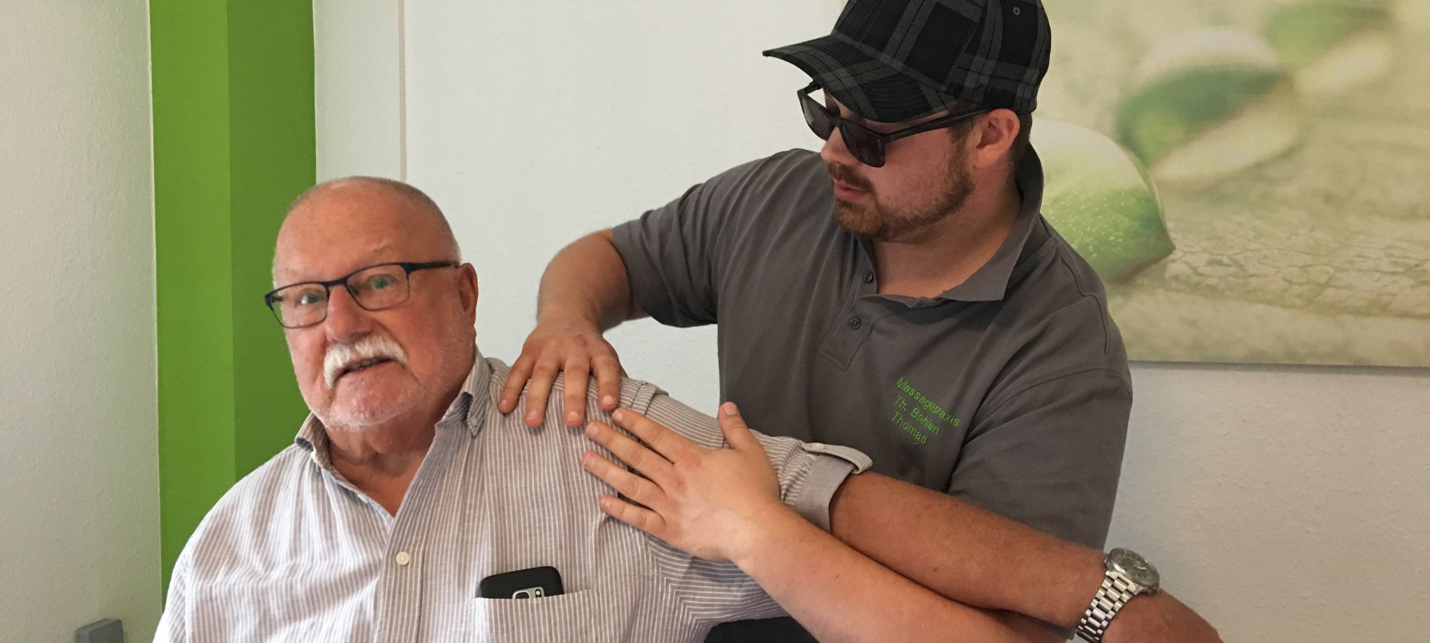 Blinder Physiotherapeut aus Solingen