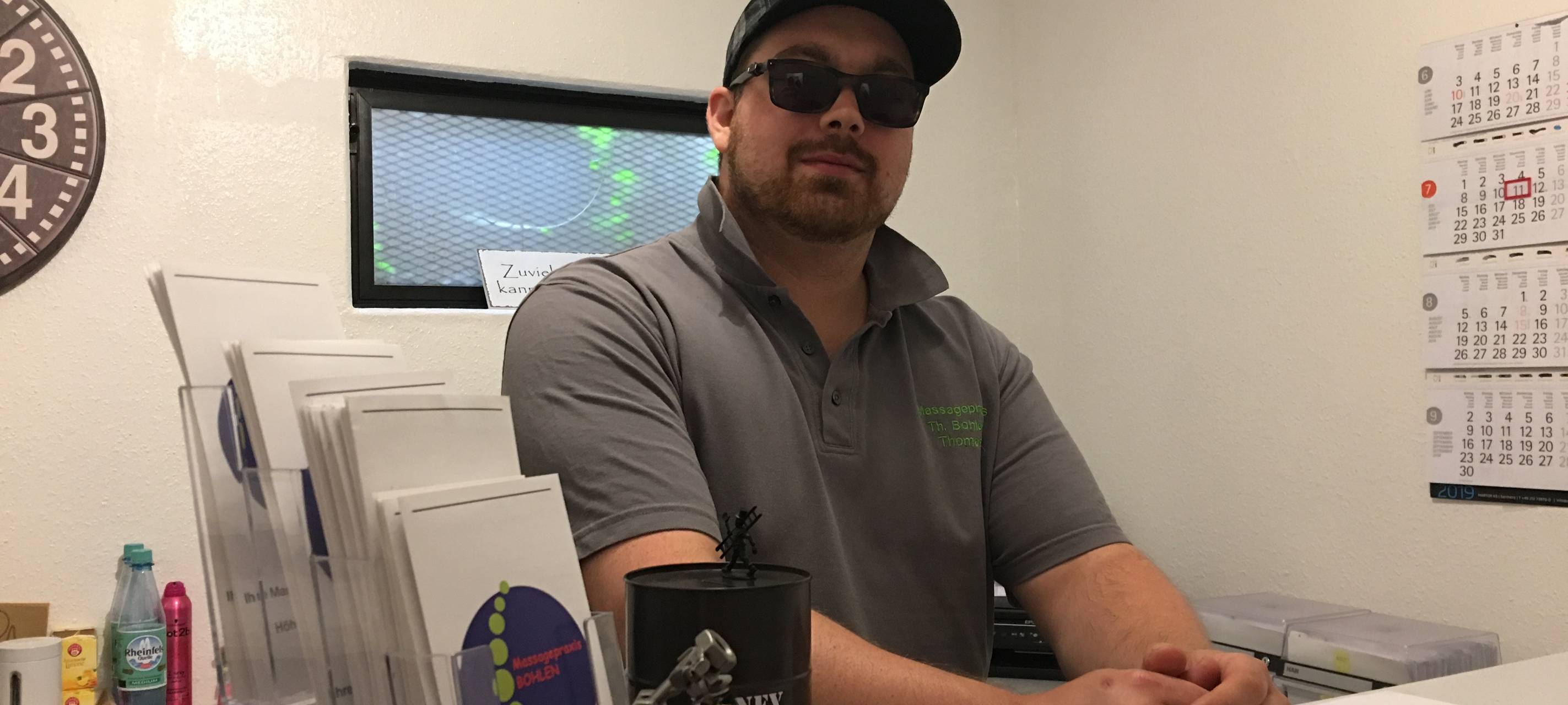 Blinder Physiotherapeut aus Solingen