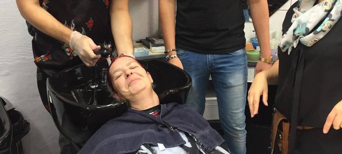 Urlaubsvertretung im Friseursalon