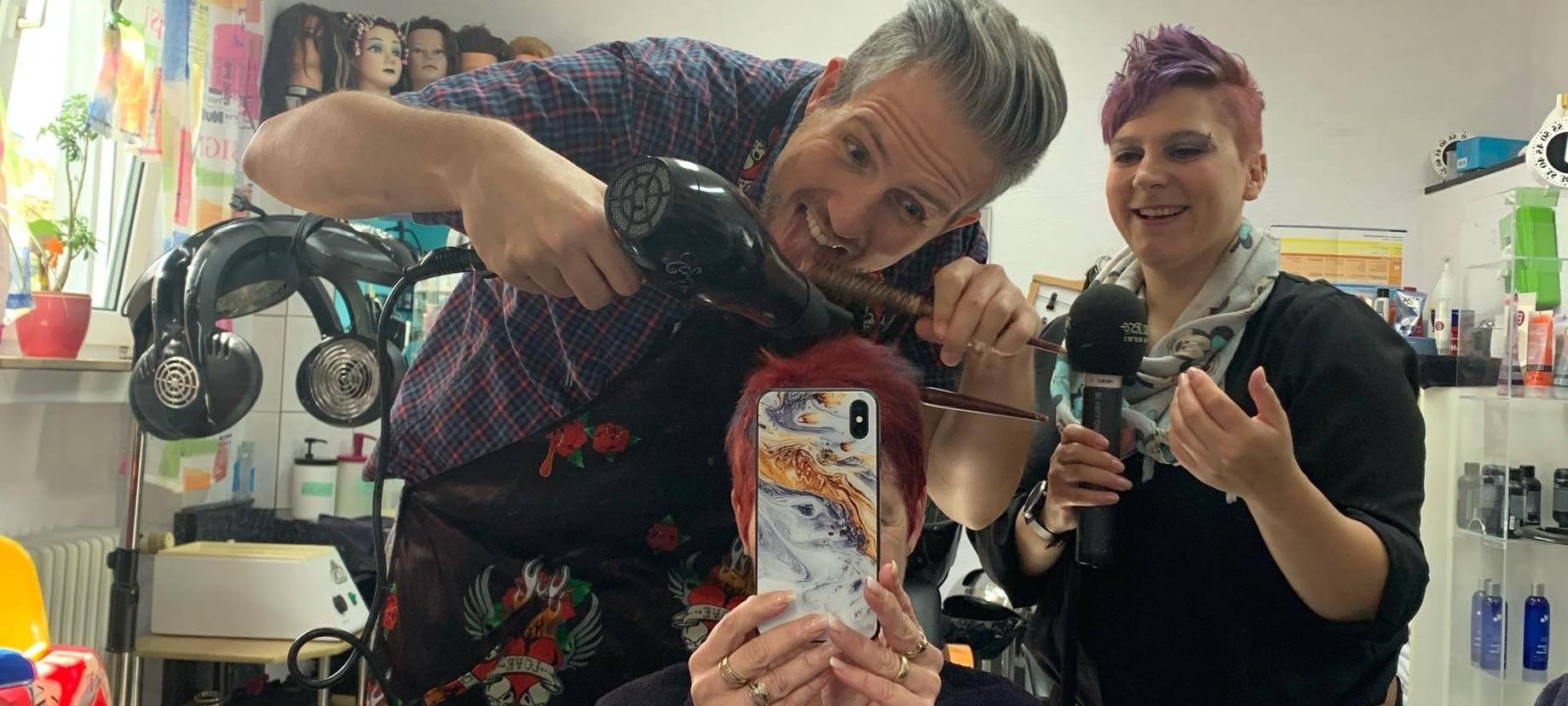 Urlaubsvertretung im Friseursalon