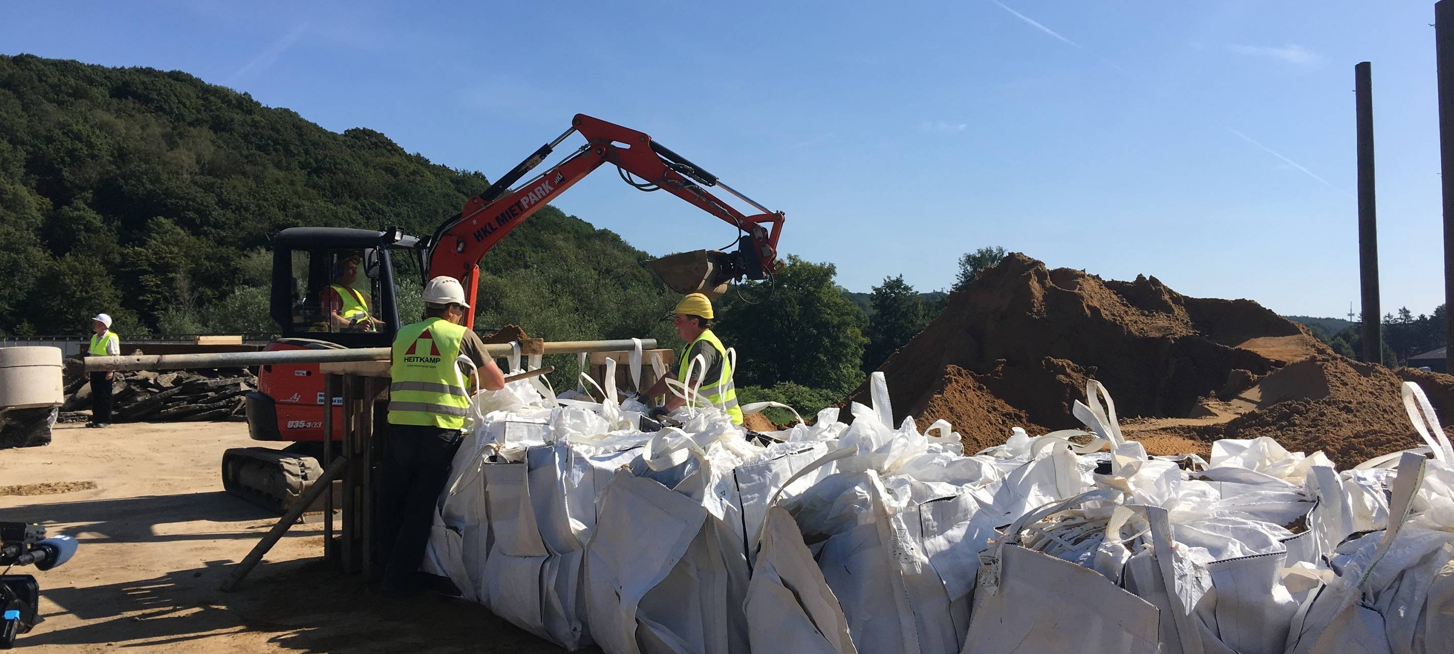 Wupperbrücke wird jetzt abgerissen