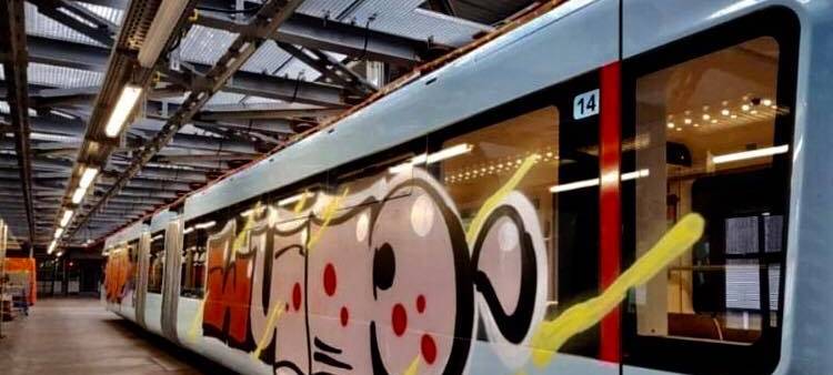 Grafitti-Attacke auf Schwebebahn