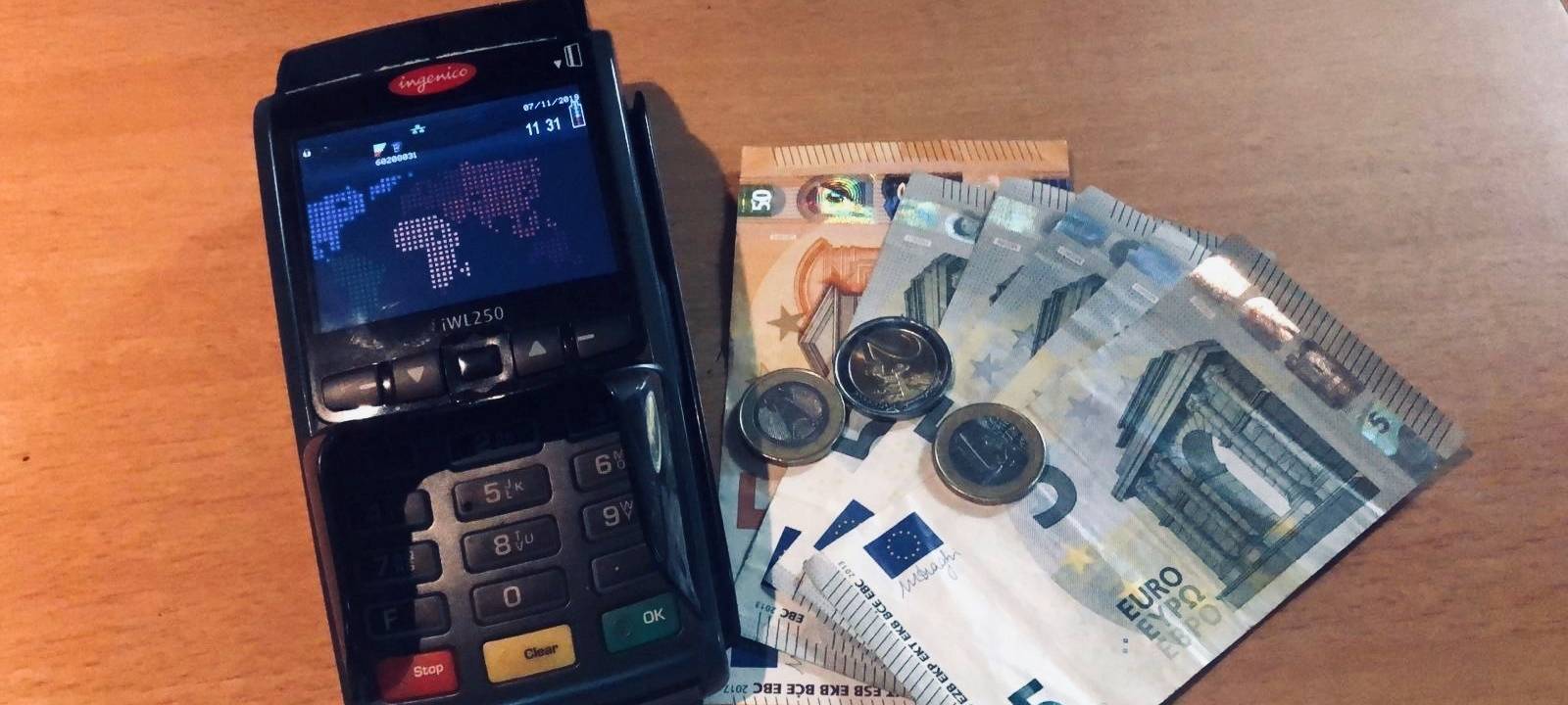 Karte statt Bargeld - Was, wenn es nur noch digital ginge?