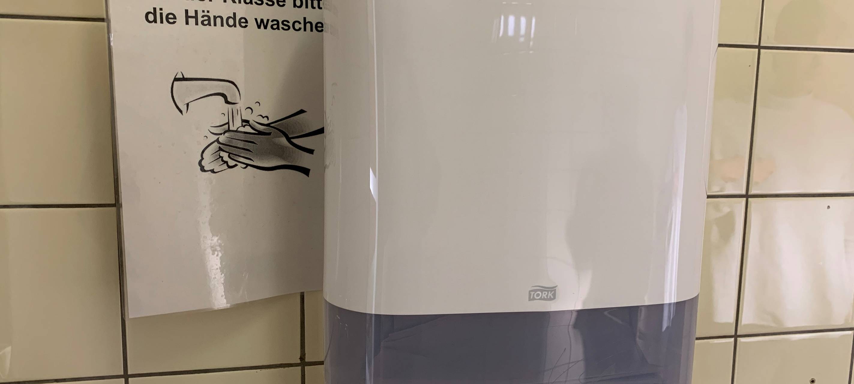 Remscheider Schule bringt üble Klos auf Vordermann