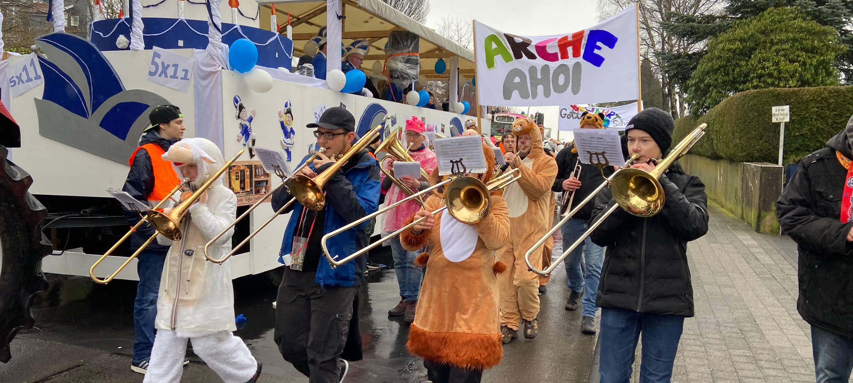 Rosenmontagszüge in Remscheid und Solingen