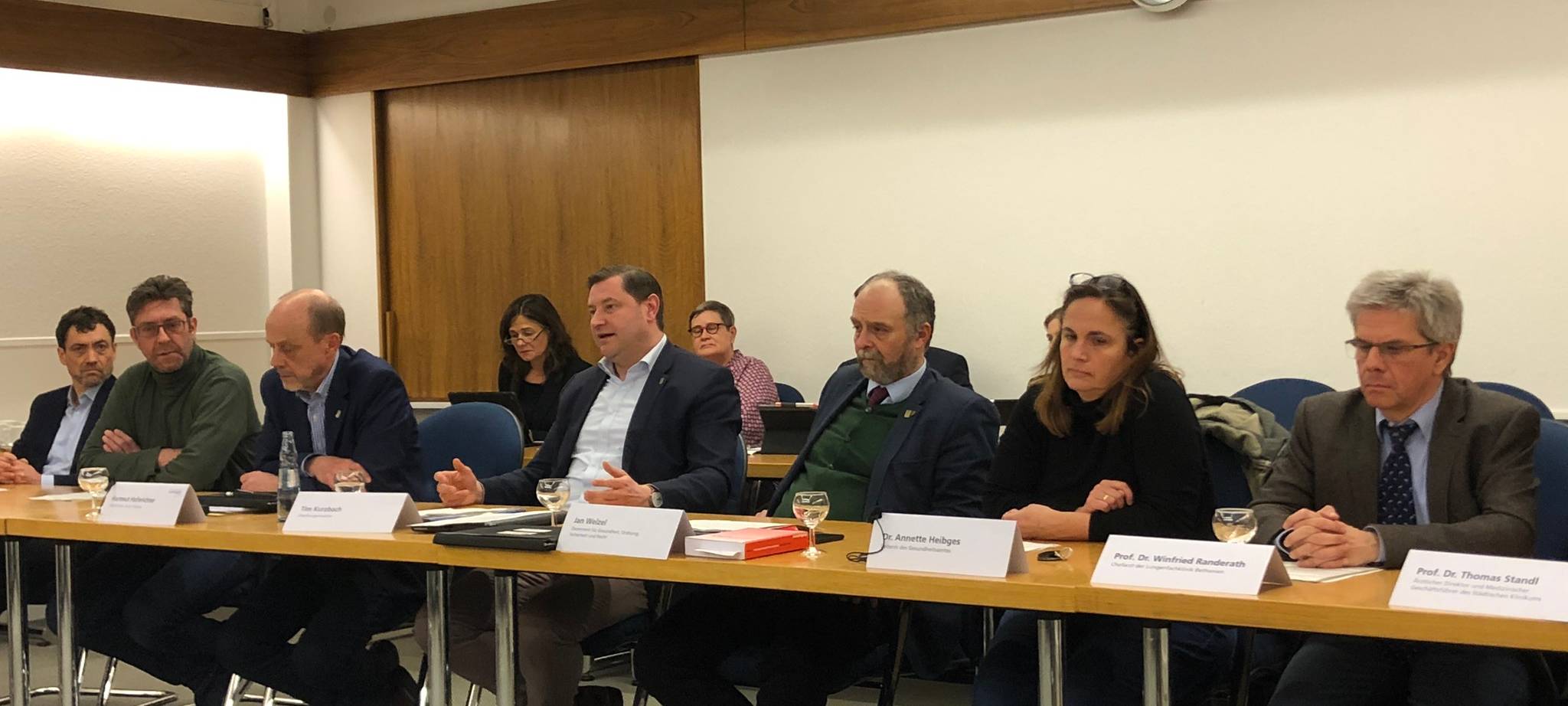 Städtedreieck: Nicht mehr als 4 Leute zusammen