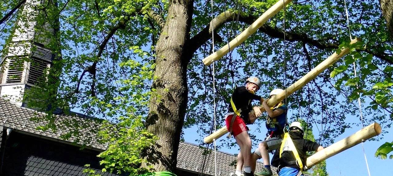 St. Engelbert bewegt die Gläubigen