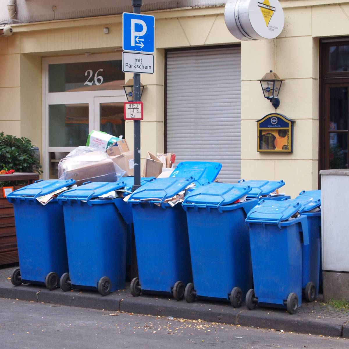Blaue Tonnen werden in Solingen später geleert - Radio RSG