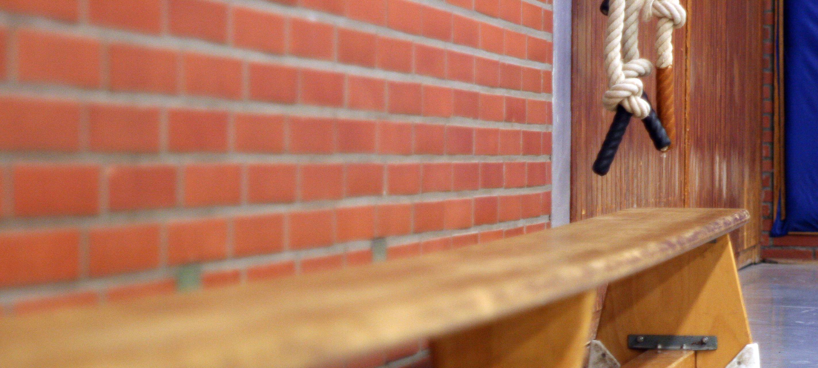 Wasserschaden in der Turnhalle an der Grundschule Meigen