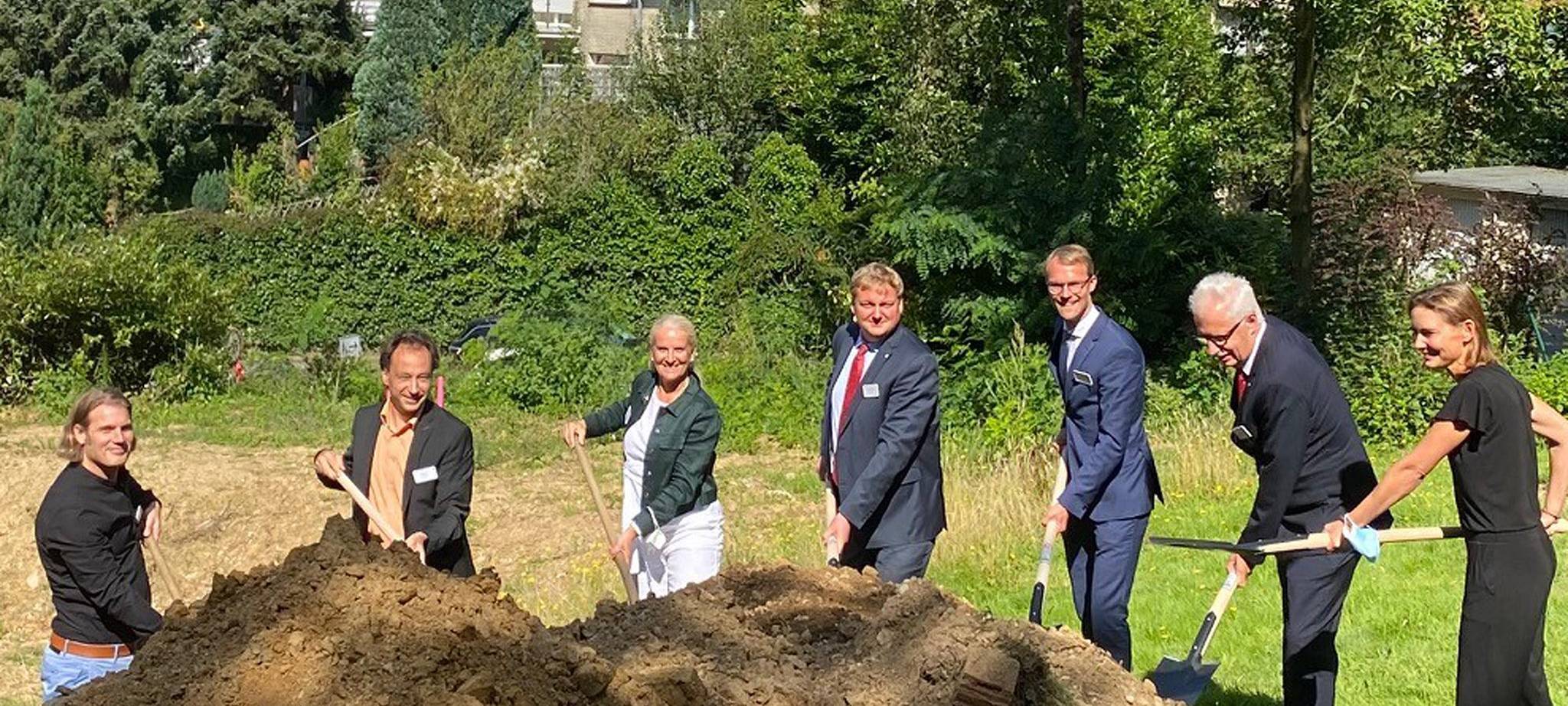 Spatenstich für neue Krankenpflegeschule