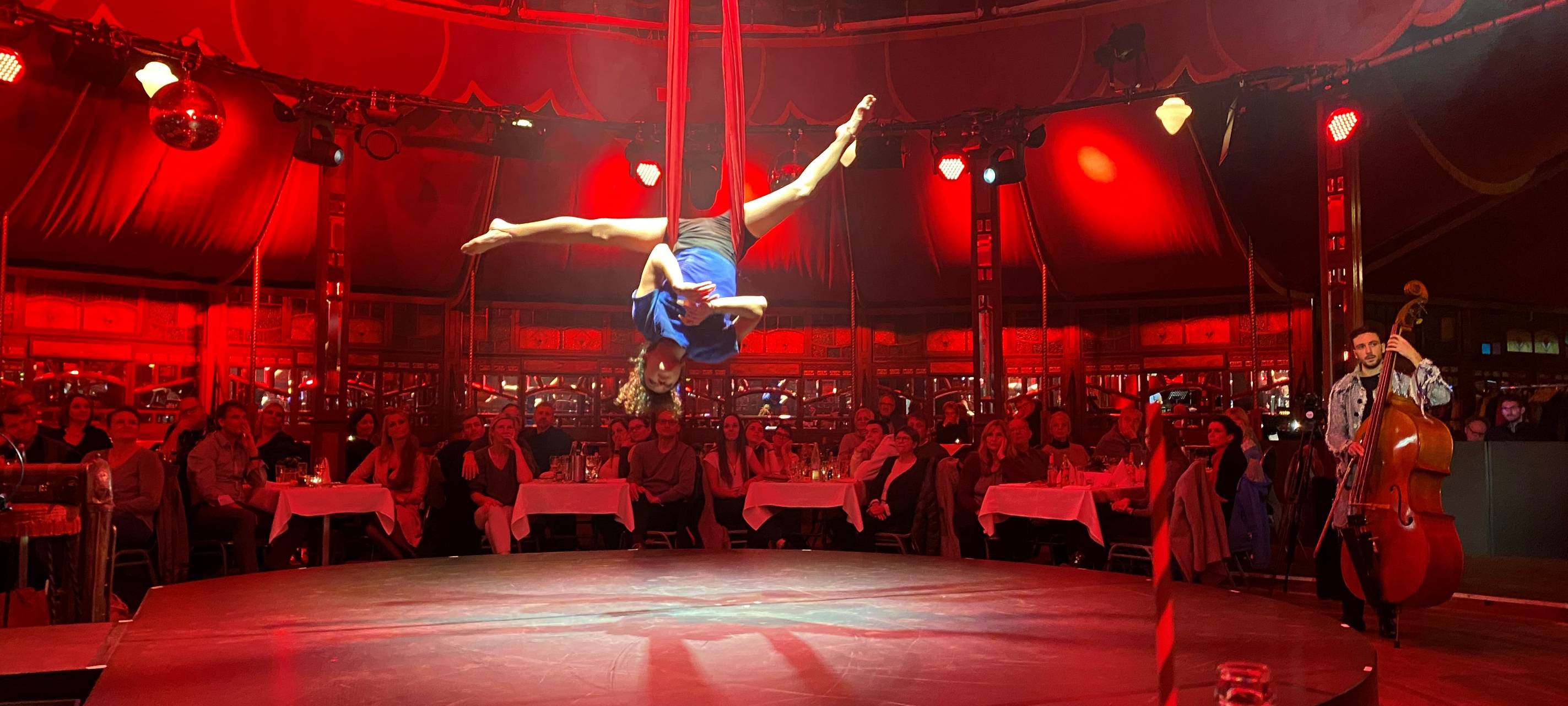 Spiegelzelt in Altenberg mit spektakulärer Dinner-Show
