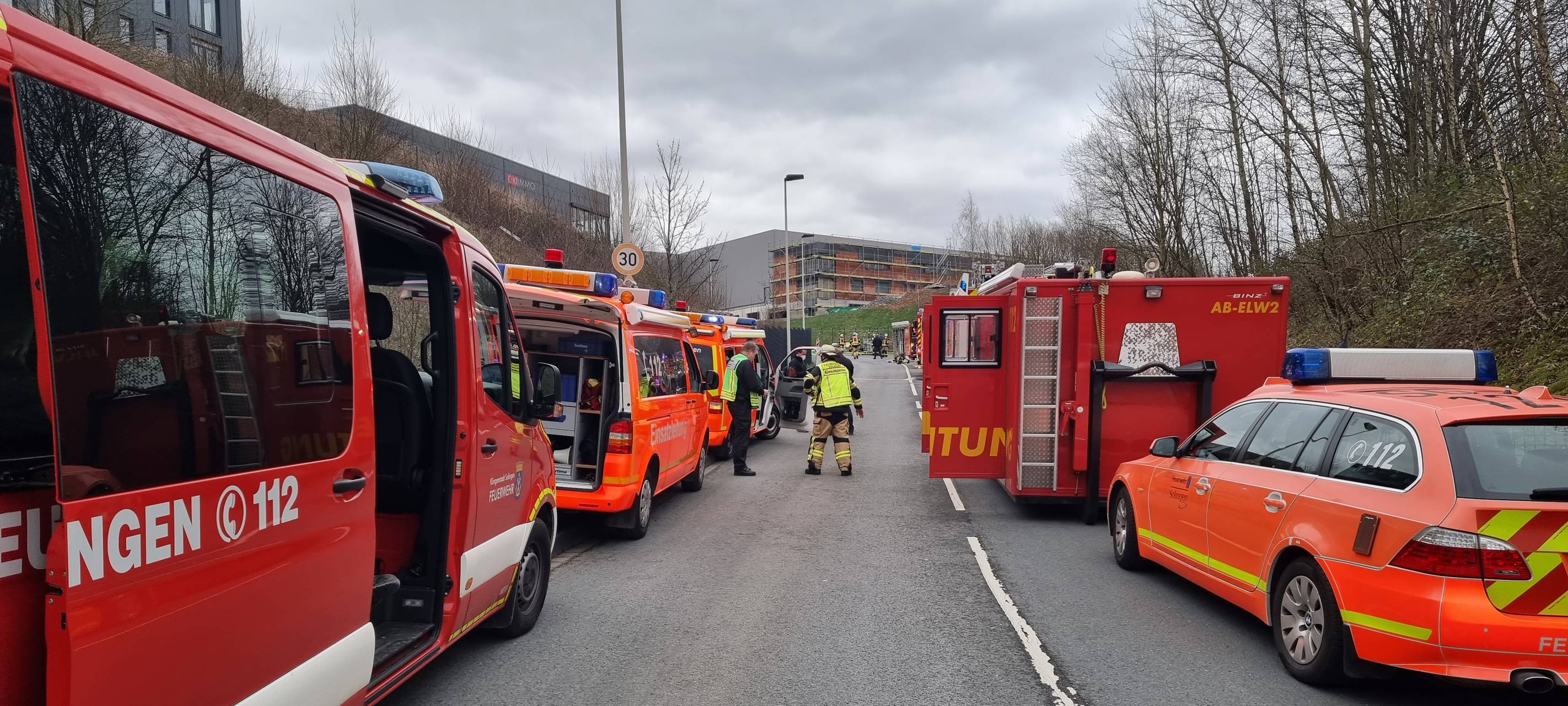 Entwarnung nach Gefahrgut-Unfall in Solingen Gräfrath