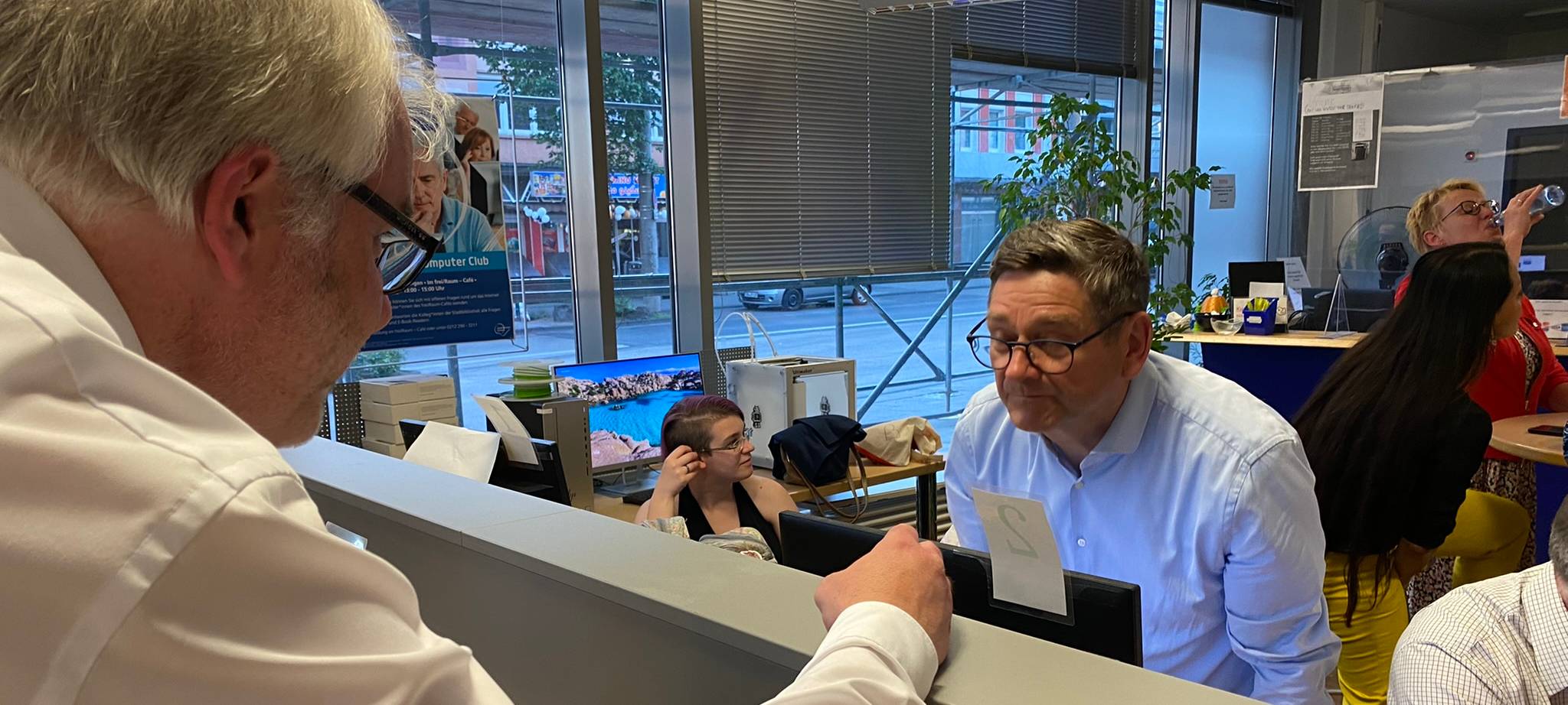Neumann (SPD) gewinnt hauchdünn im Wahlkreis Solingen II - Wuppertal III