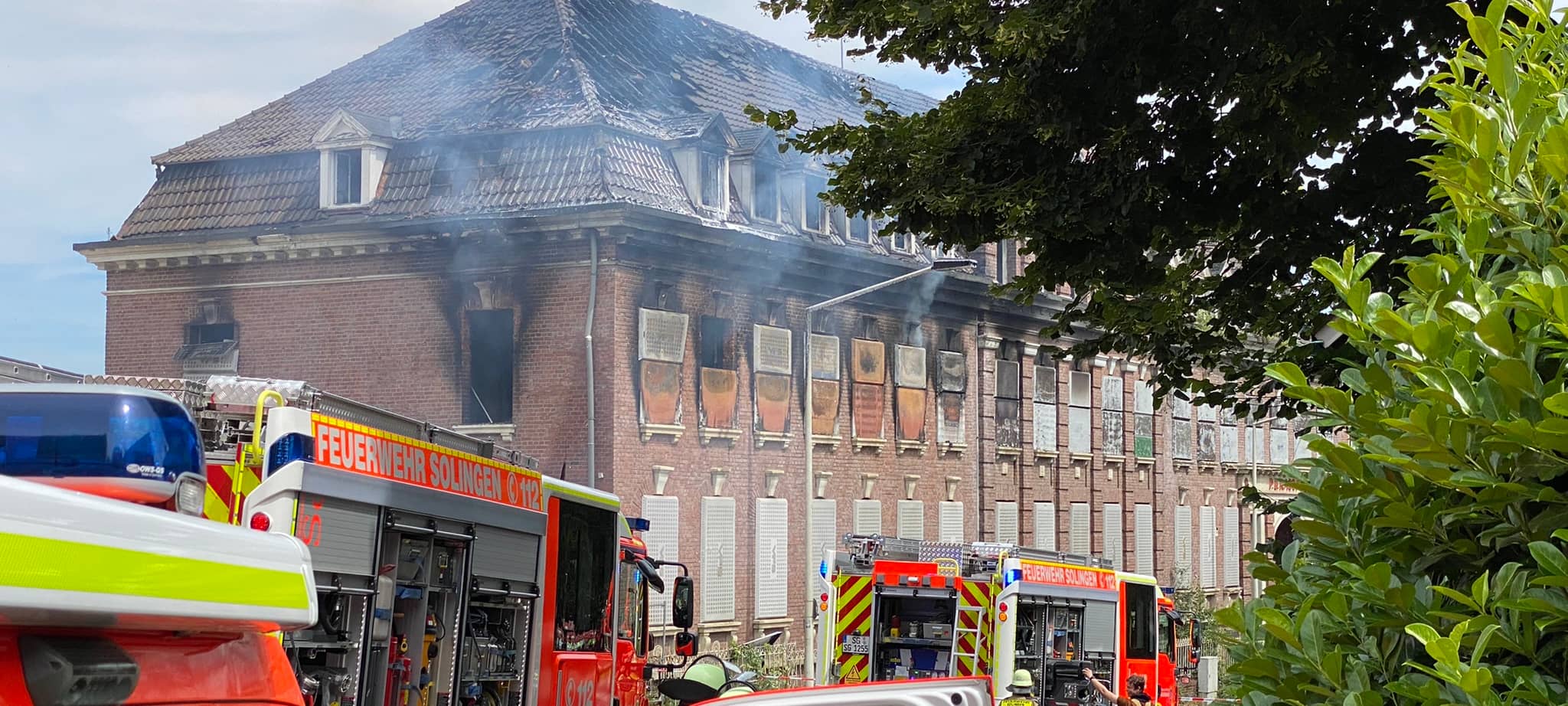 Solingen: Brand in Stöcken - Straße gesperrt