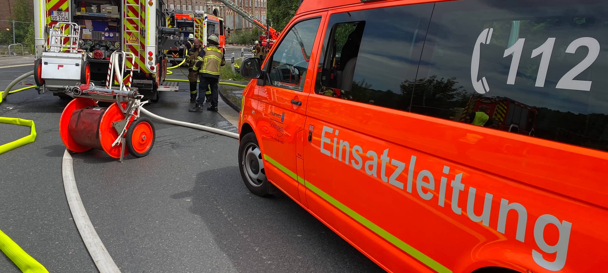 Solingen: Brand in Stöcken - Straße gesperrt