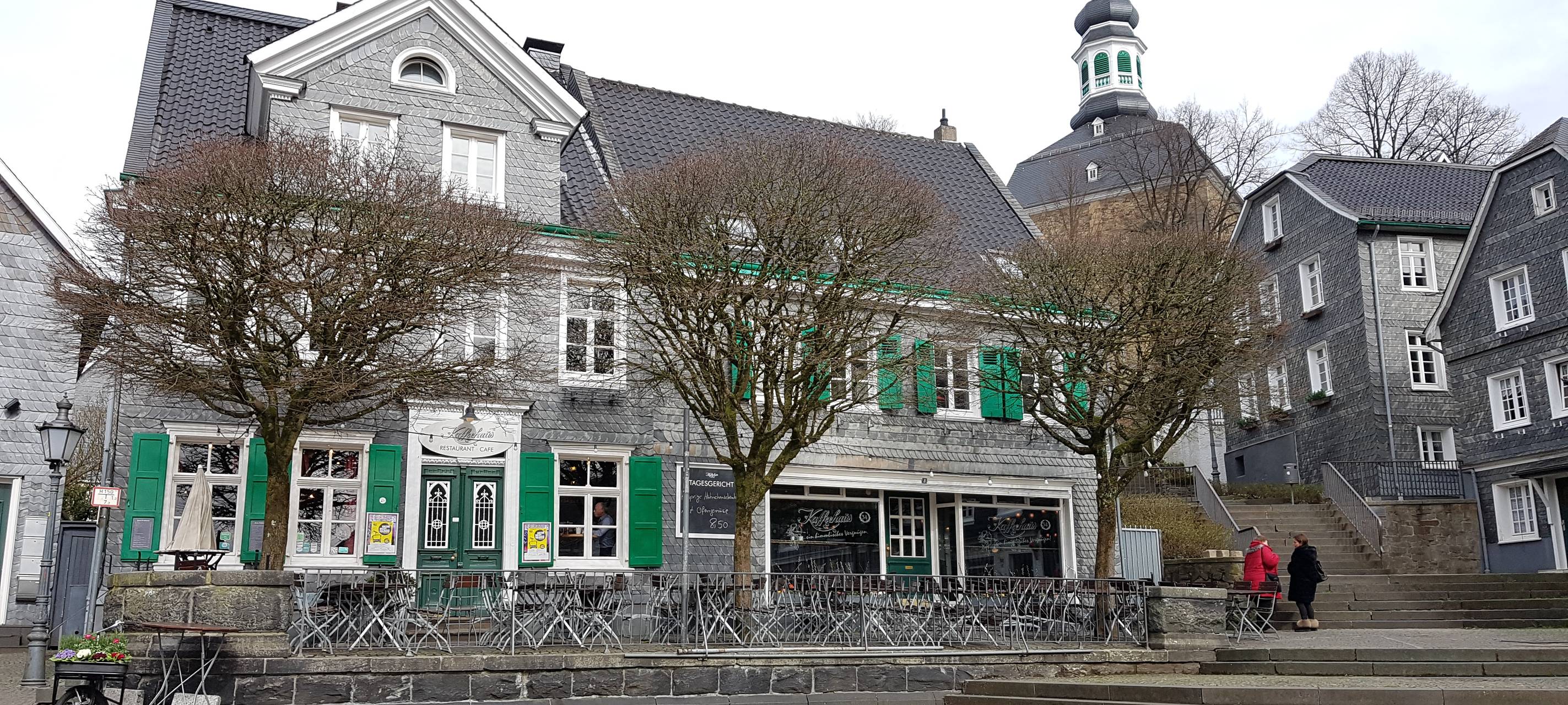 Gräfrather Marktfest in Solingen überlaufen
