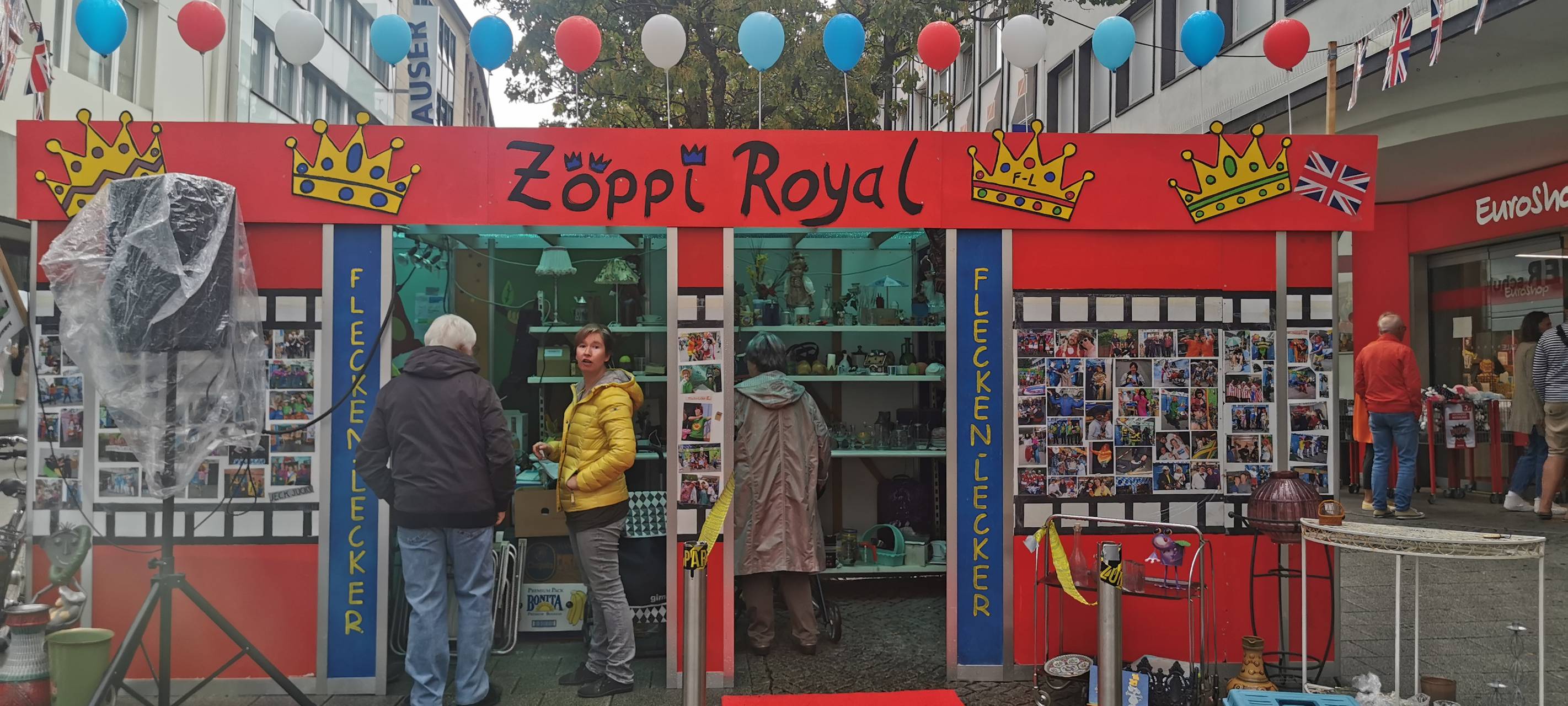 Zöppkesmarkt und Park Food Festival vom Regen gezeichnet