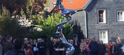 Tony Cragg Stele in Remscheid steht wieder
