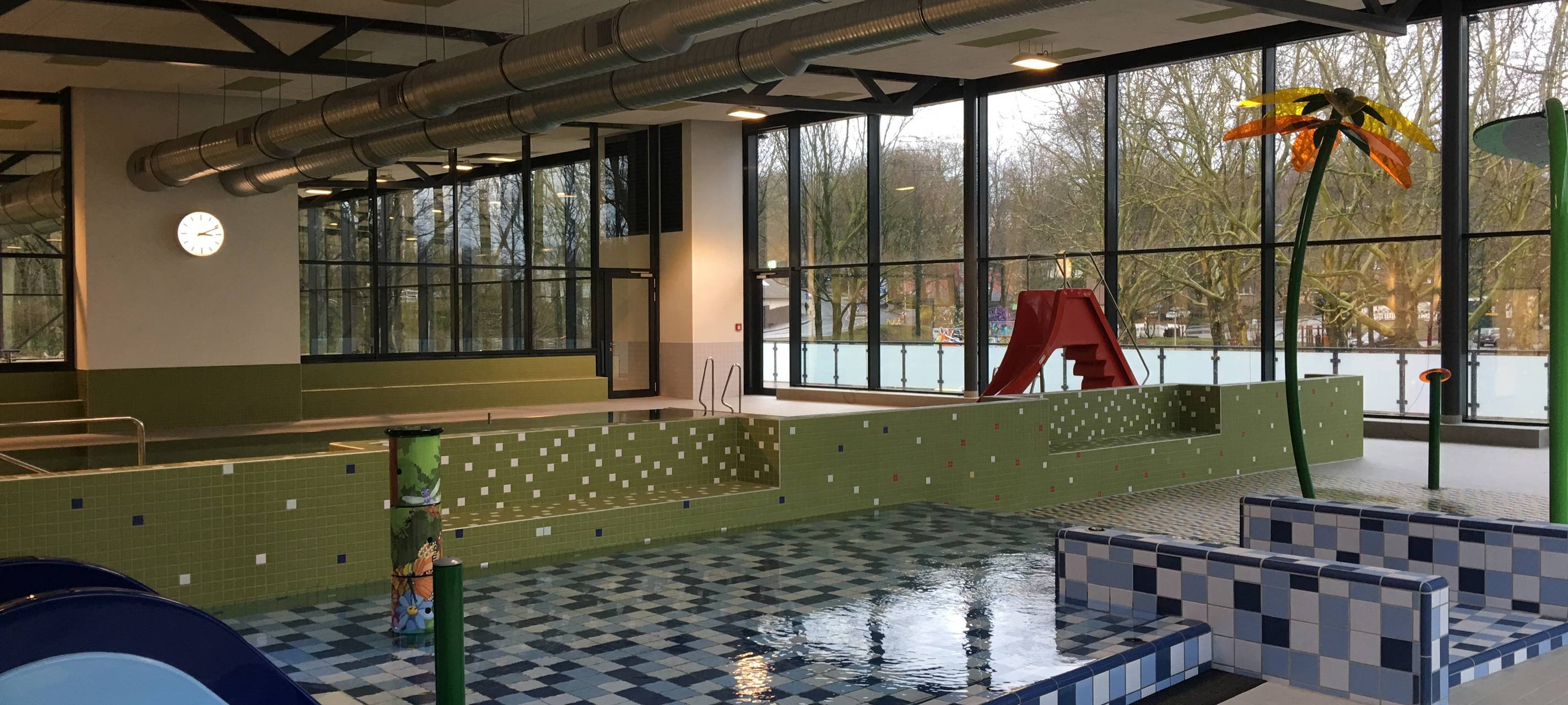 Poolparty im Familienbad Vogelsang in Solingen