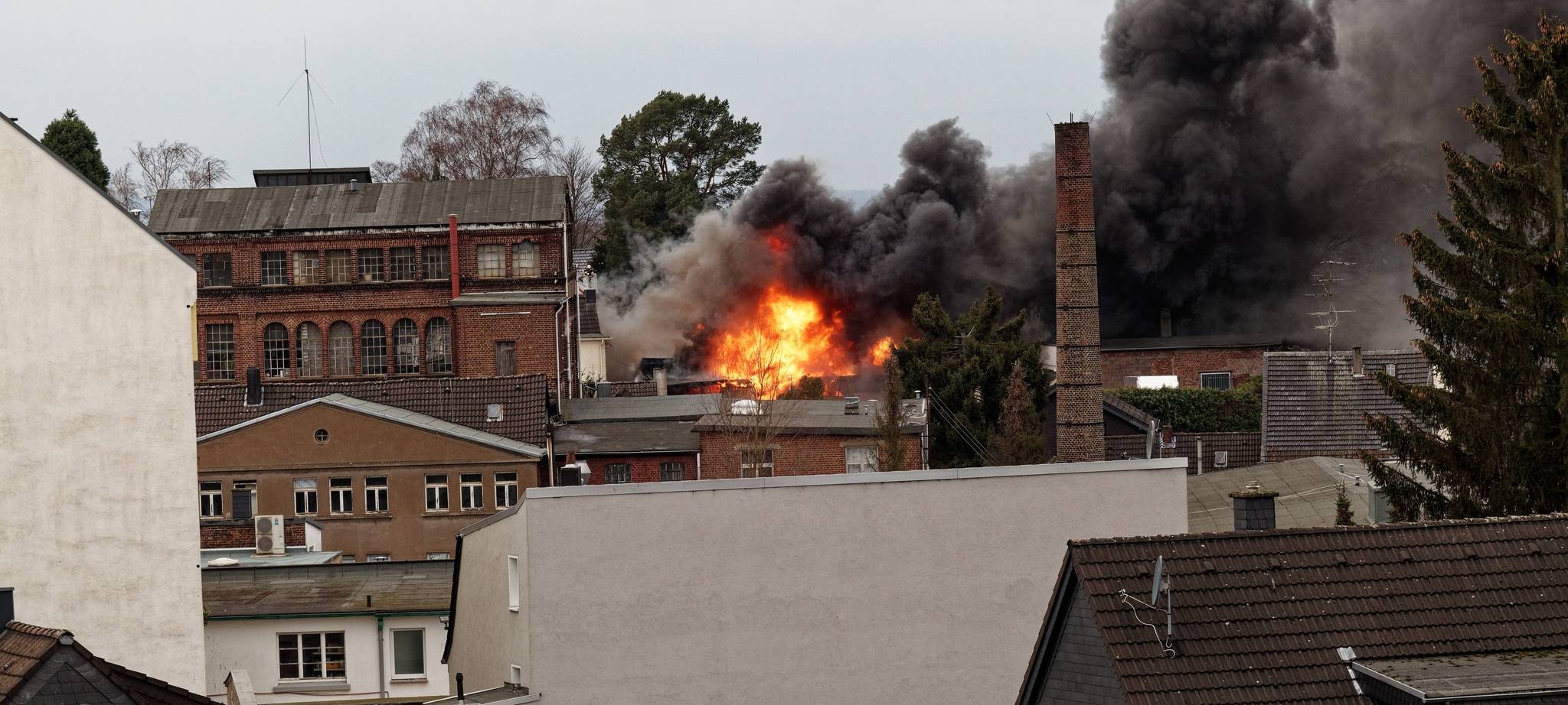 Großbrand auf der Katternberger Straße: Entwarnung!