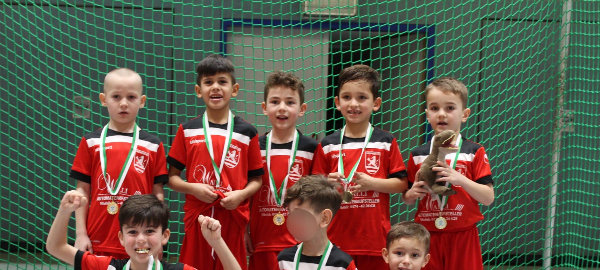 1.000 Euro für die G1-Bambini von Solingen 03