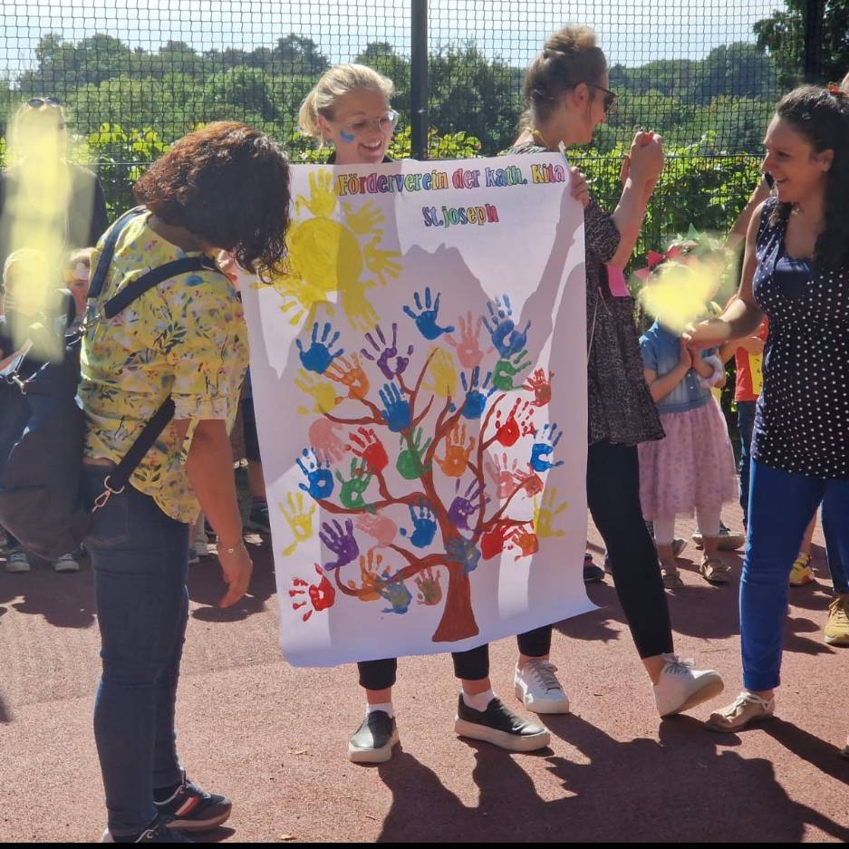 900 Euro für die Kita St. Joseph in Solingen Radio RSG