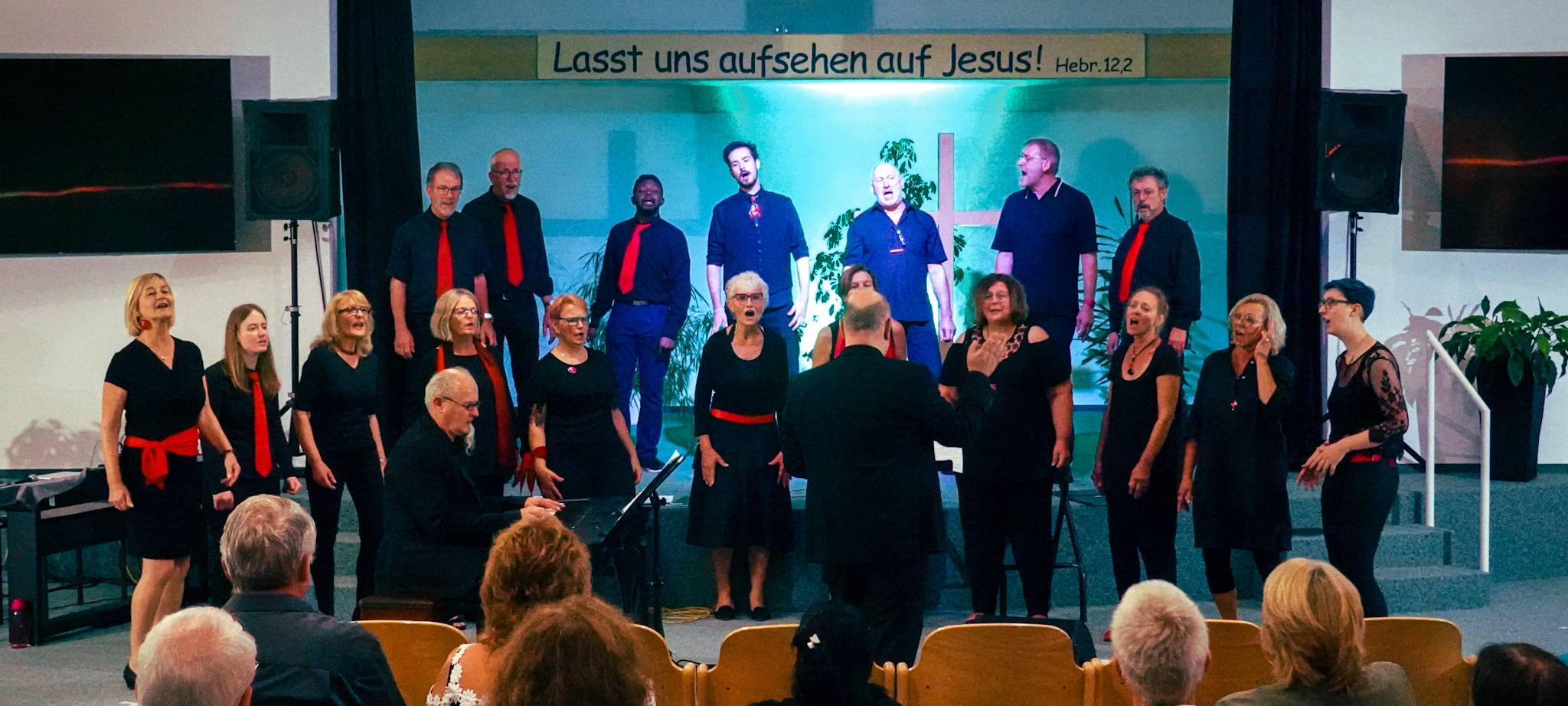800 Euro für den Gospelchor Good News