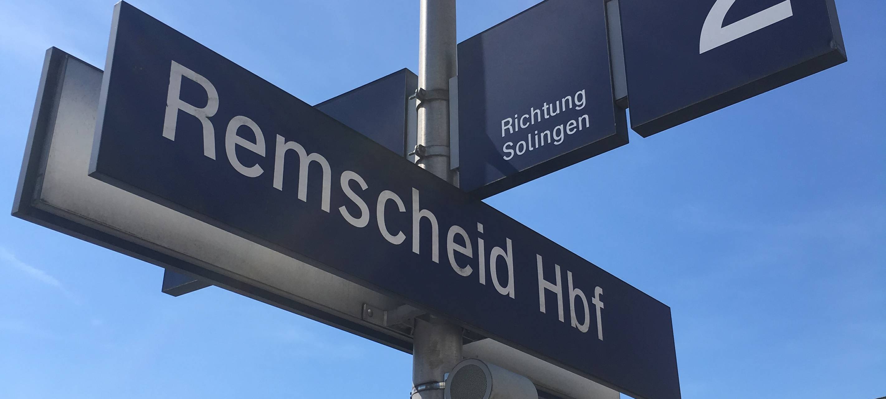 Polizei sucht Zeugen nach Überfall auf einen Jugendlichen am Remscheider Hauptbahnhof