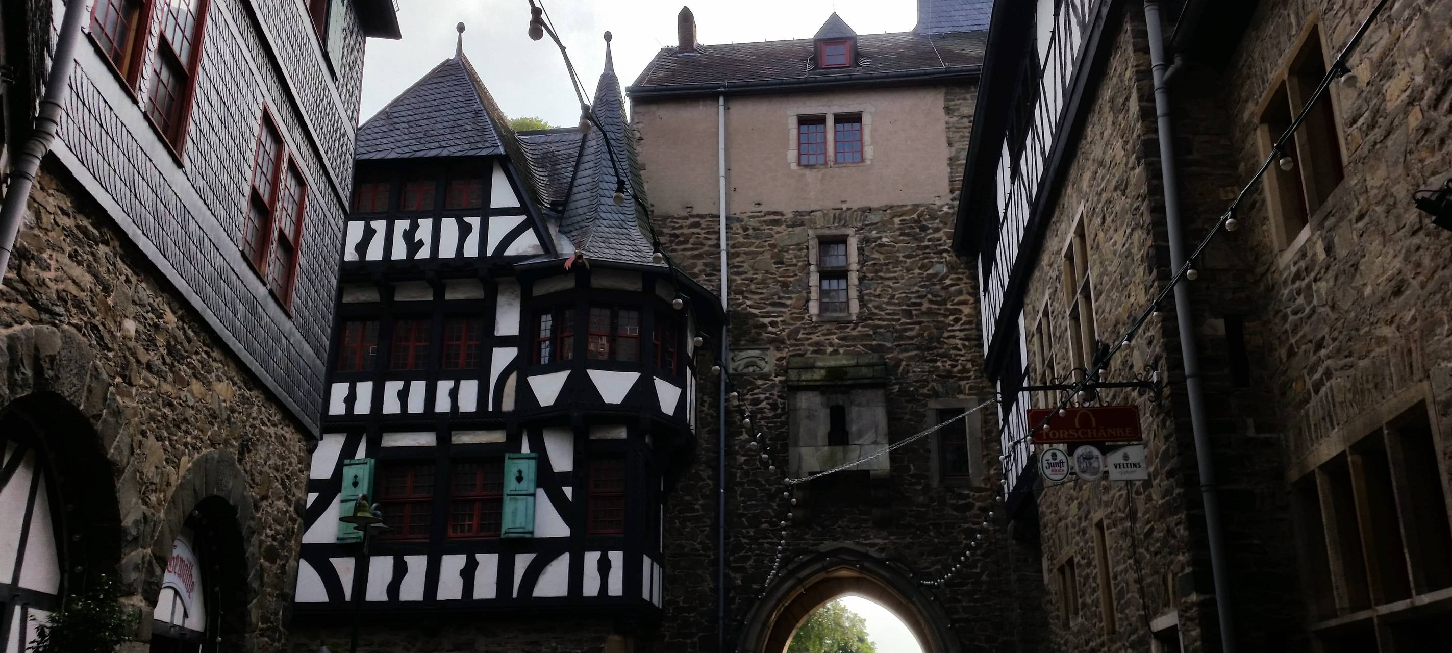 Schloss Burg wird zur Filmkulisse