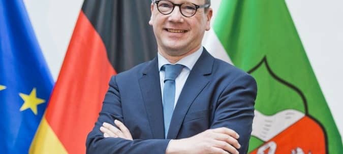 Justizminister im U-Ausschuss zum Solinger Messer-Anschlag