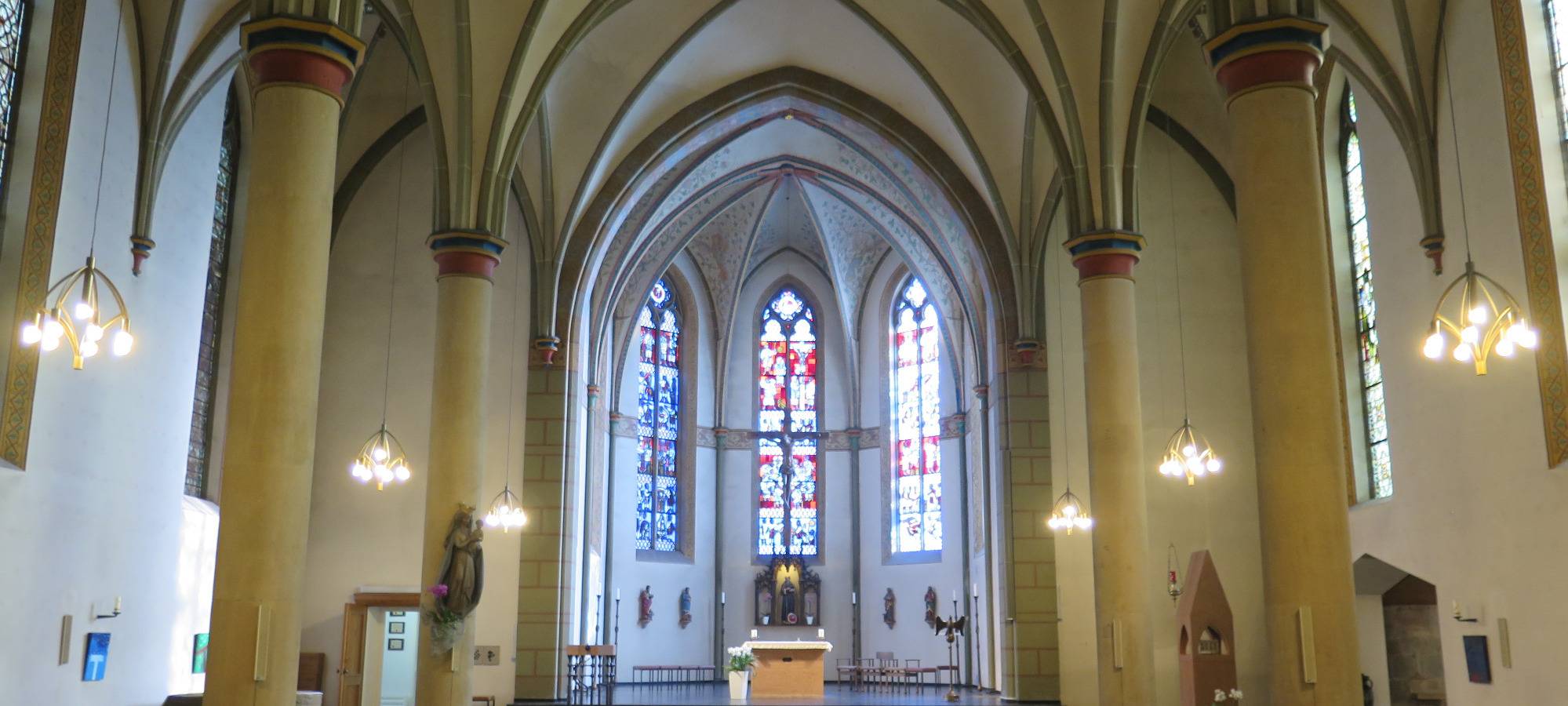 "Lektor:innen gesucht"