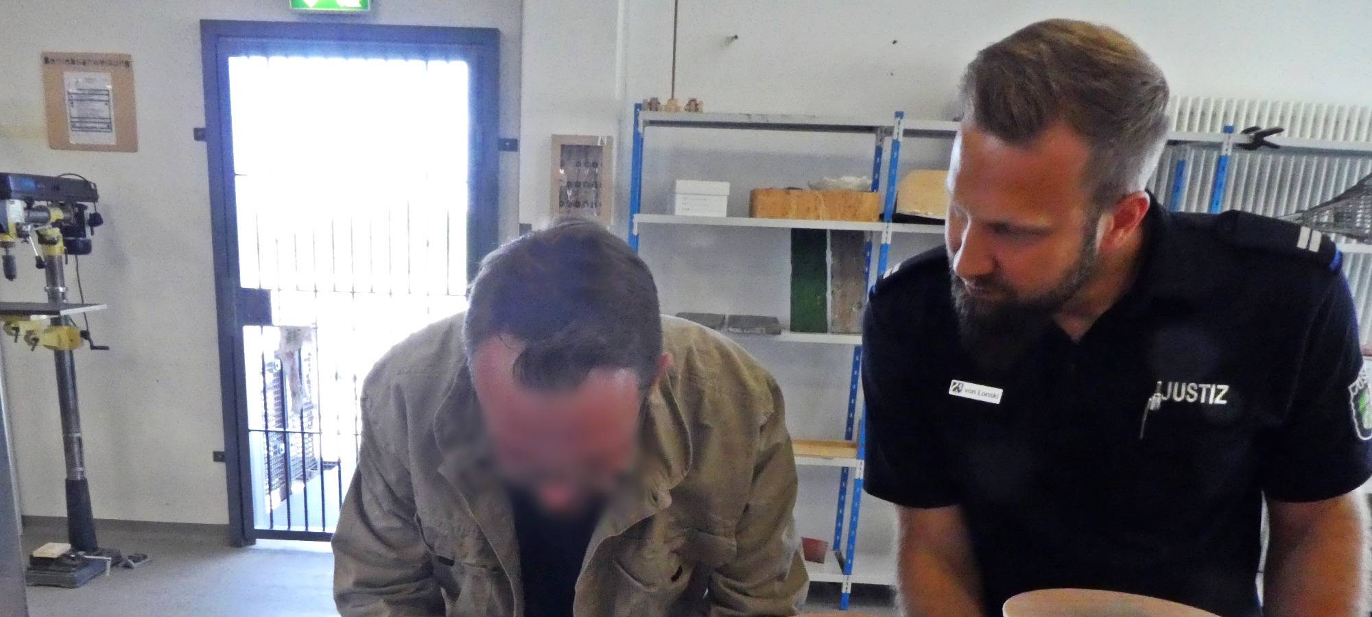 Gefangenen Löhne in JVA Remscheid zu niedrig?
