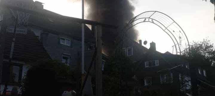 Großbrand am Abend in Remscheid: Warn-Apps ausgelöst