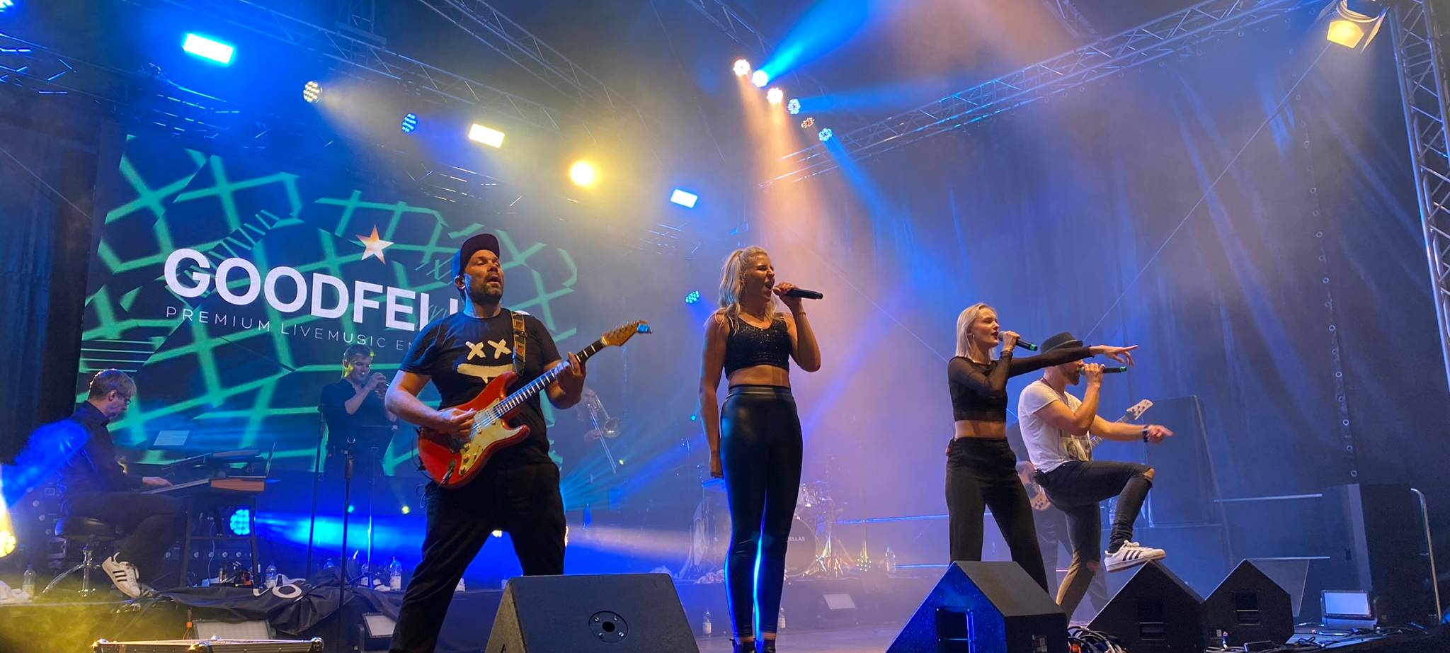 Sommerparty-Bühne auf dem Solinger Neumarkt