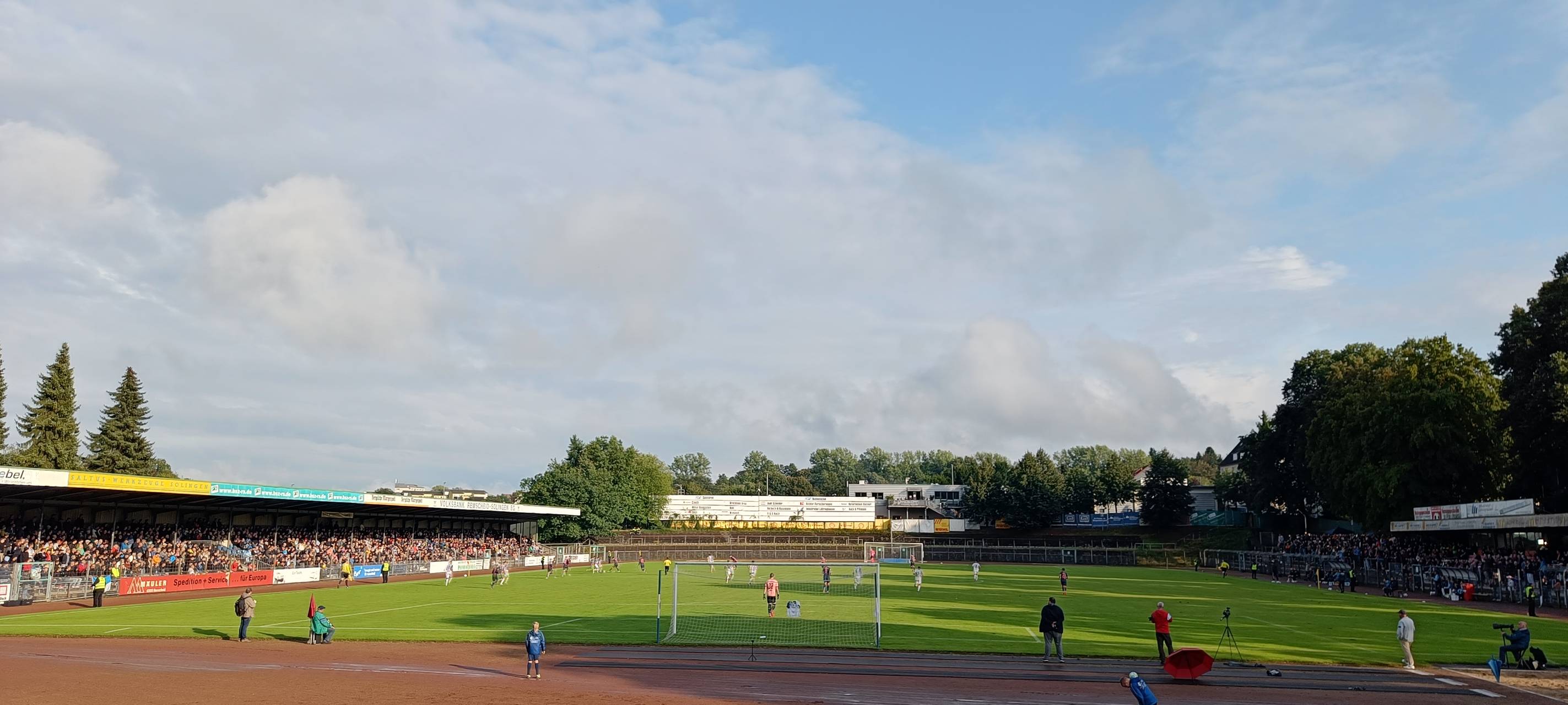 Schock für FCR: Teile des Röntgenstadions werden gesperrt