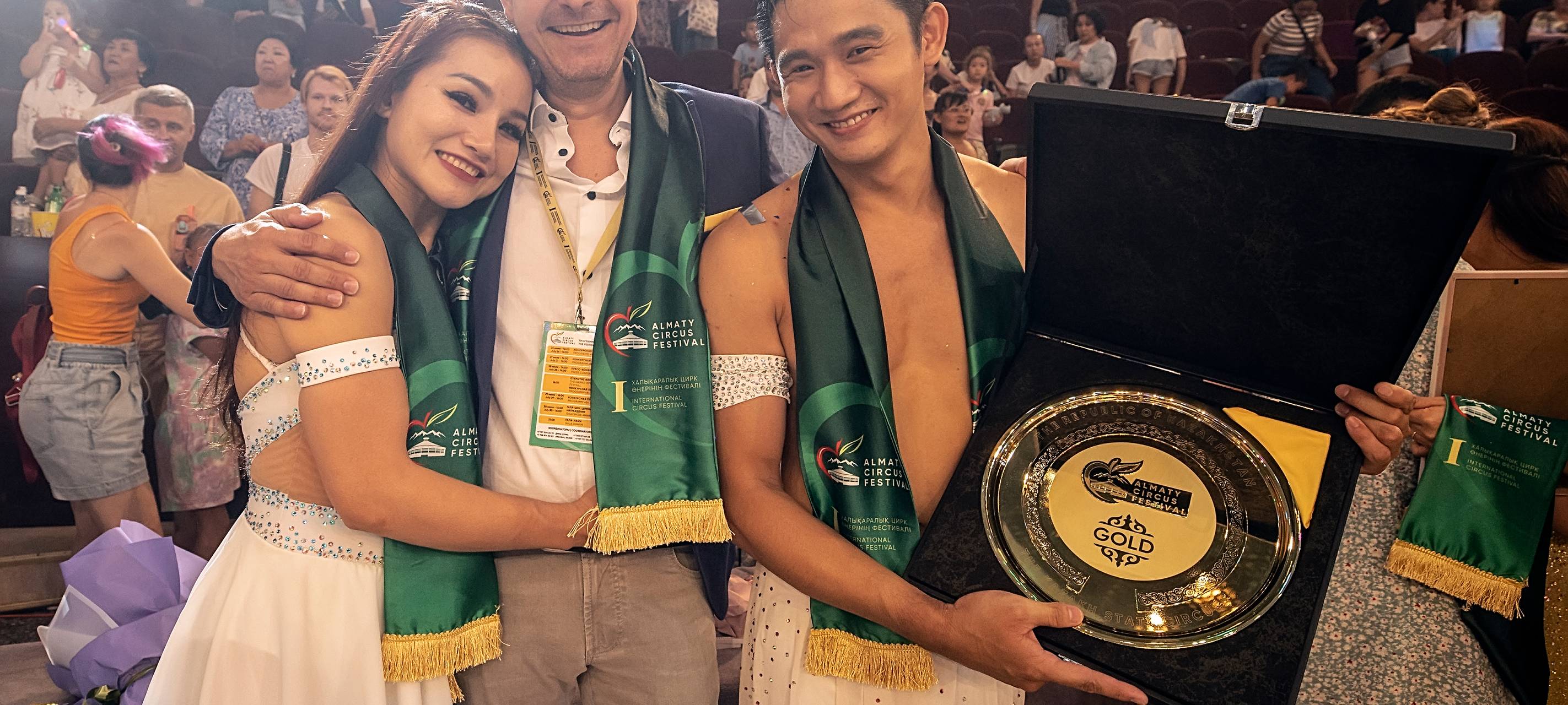 WOW! Der Remscheider Weihnachtscircus 2023