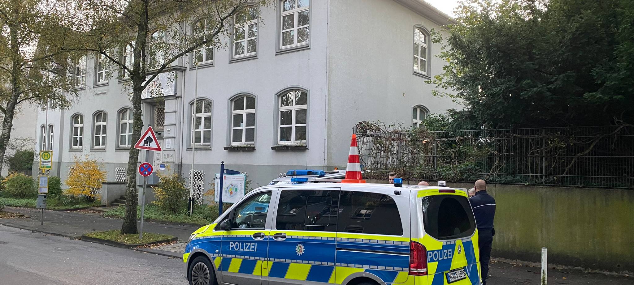 Entwarnung: Bombendrohung an mehreren Schulen