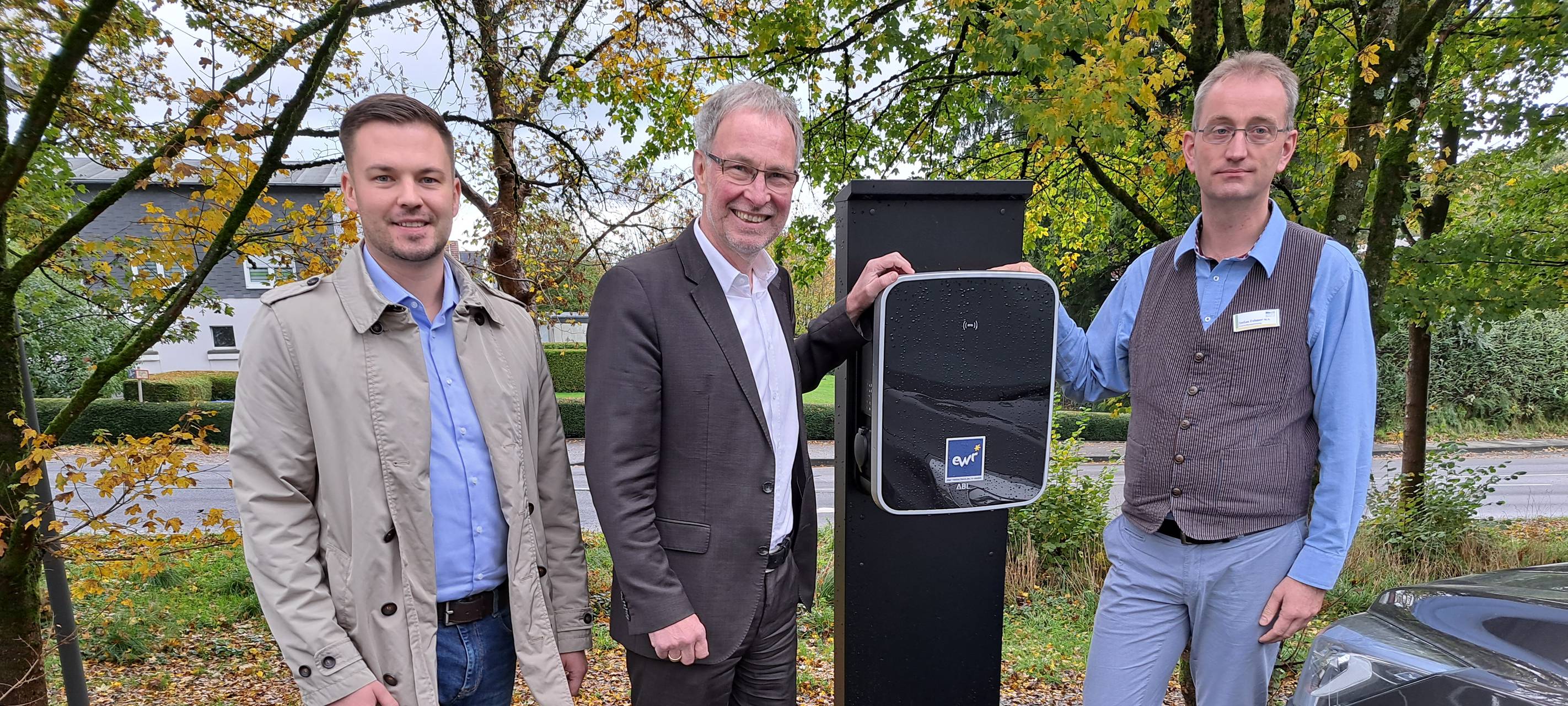 E-Autos laden am Bergischen Hospiz