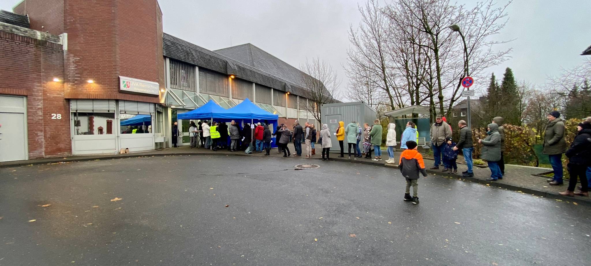 Knast live: Weihnachtsbasar in der JVA Remscheid