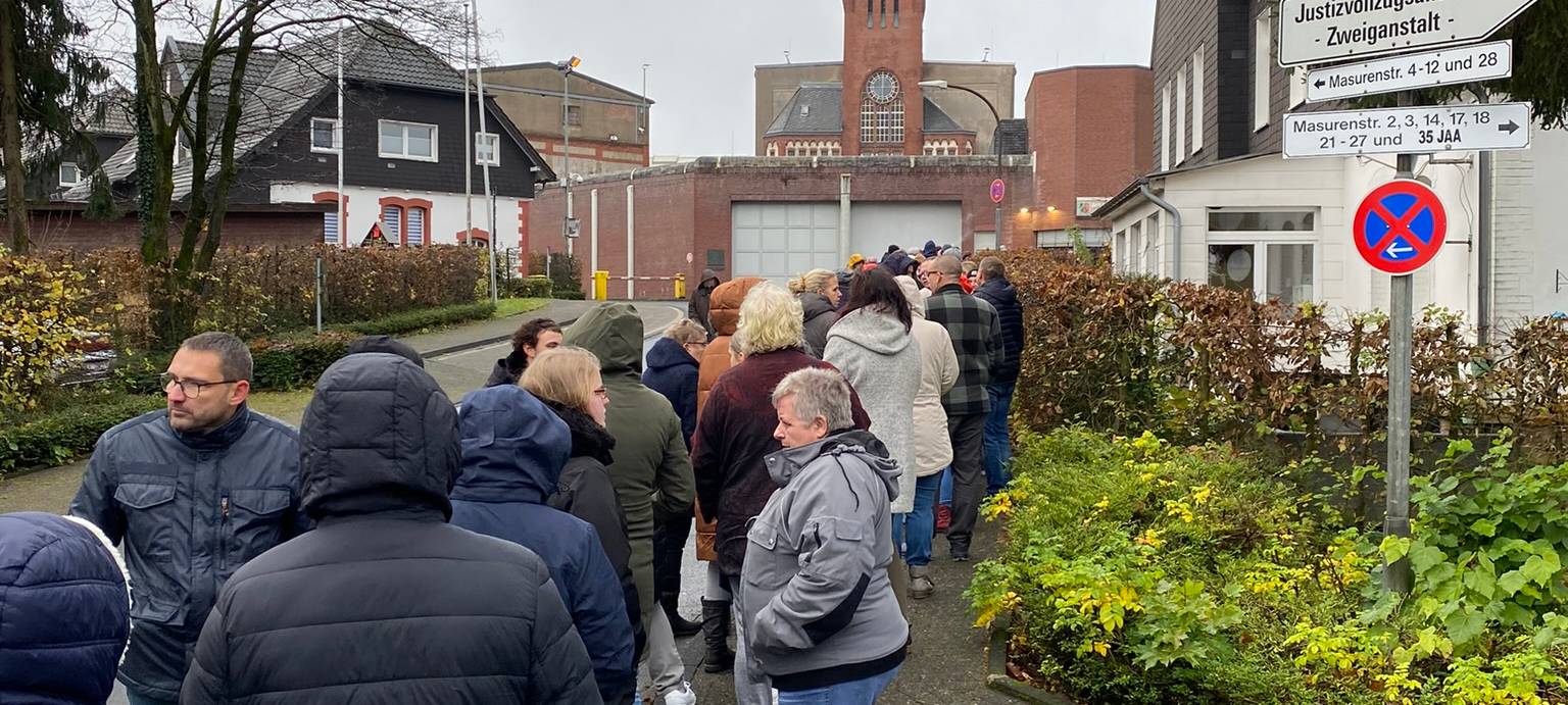 Knast live: Weihnachtsbasar in der JVA Remscheid