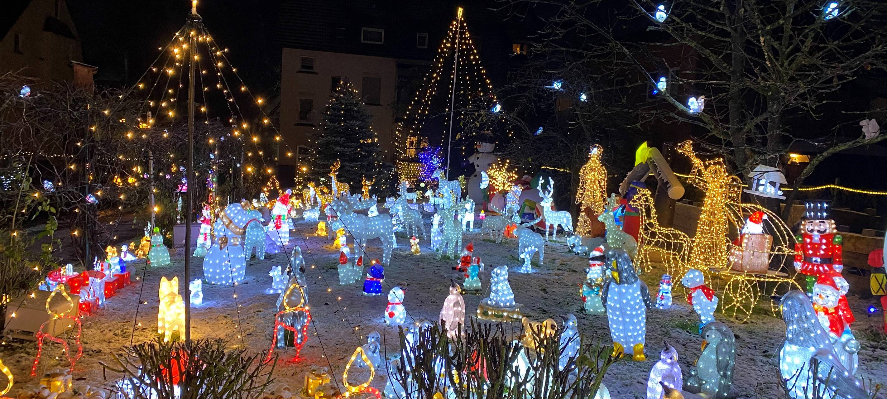 Magics Weihnachtshaus in Solingen ist eröffnet