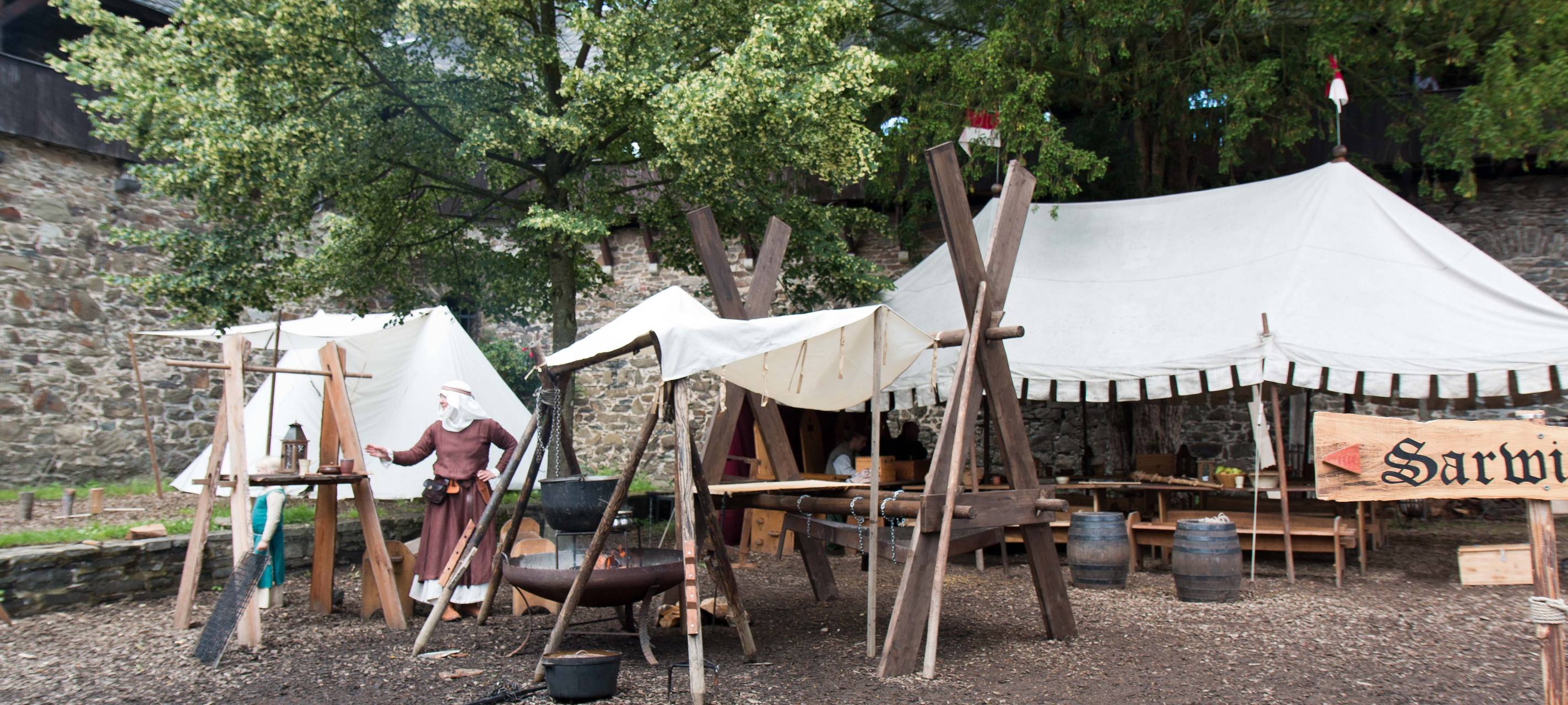 Schloss Burg: Gaukler und Food Festival geht weiter