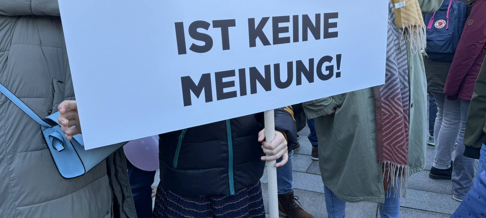 Solingen: Über 5.000 Menschen demonstrieren gegen Rassismus