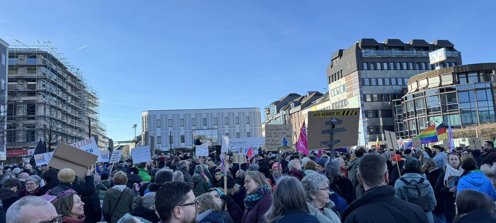 Solingen: Über 5.000 Menschen demonstrieren gegen Rassismus